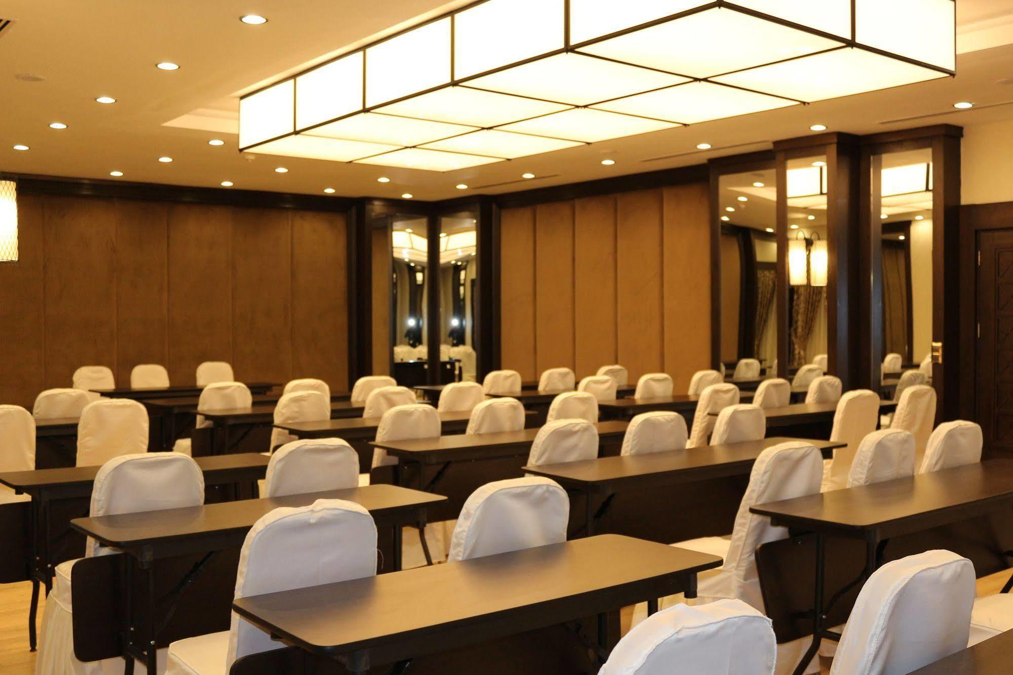 White Park Hotel Sarıkamış Bagian luar foto
